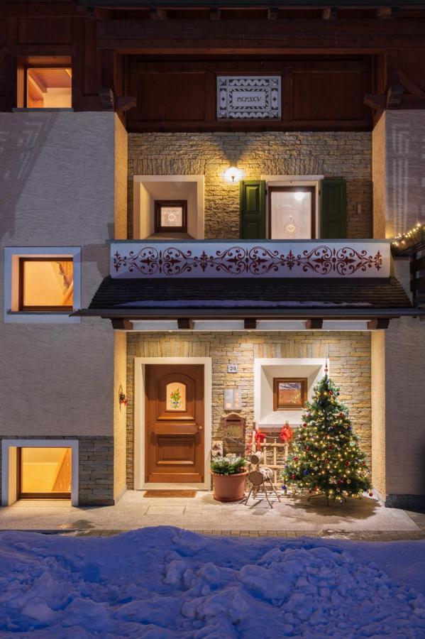 Casa Le Rondini Lägenhet Valdisotto Exteriör bild