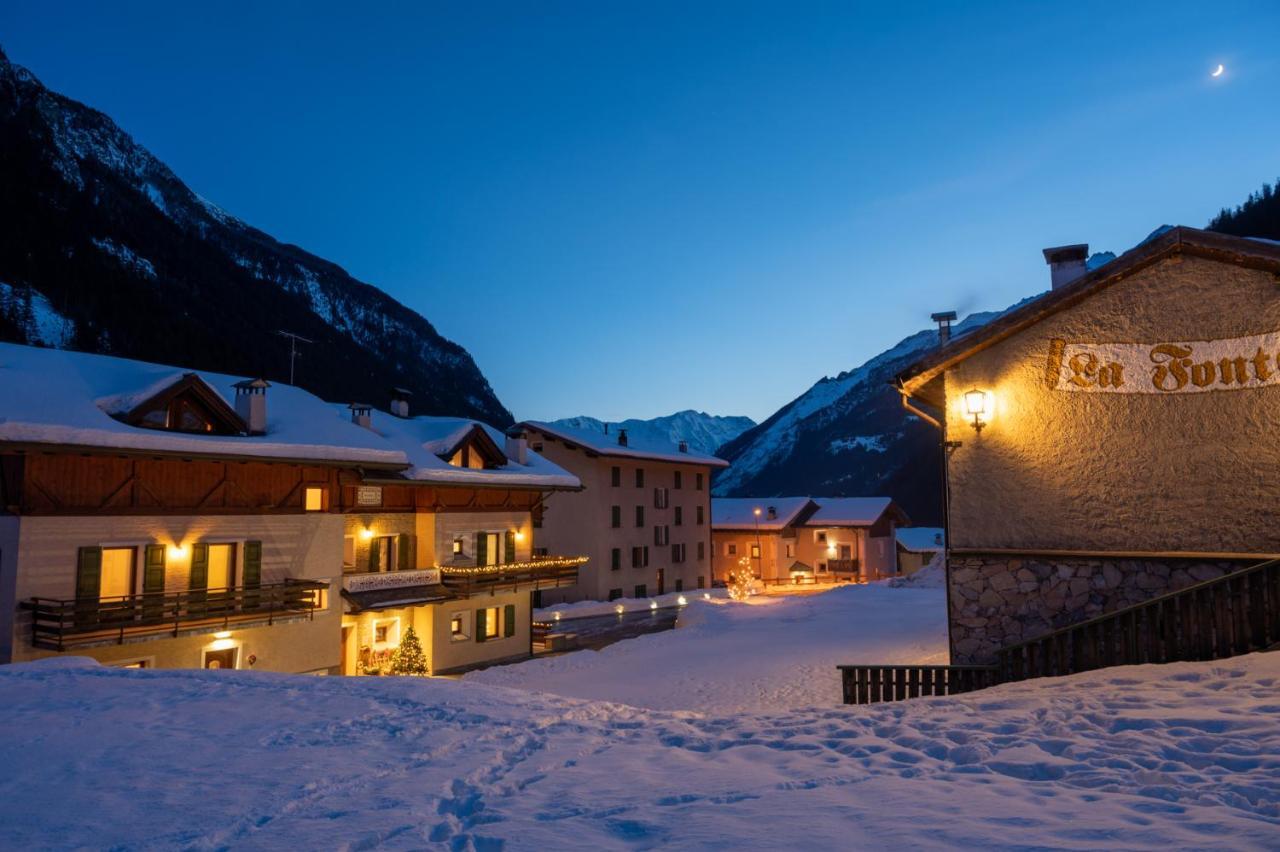Casa Le Rondini Lägenhet Valdisotto Exteriör bild