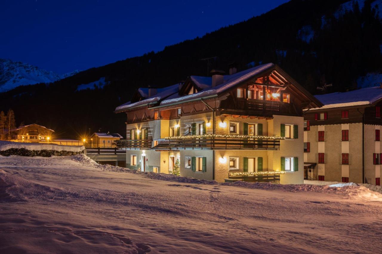 Casa Le Rondini Lägenhet Valdisotto Exteriör bild