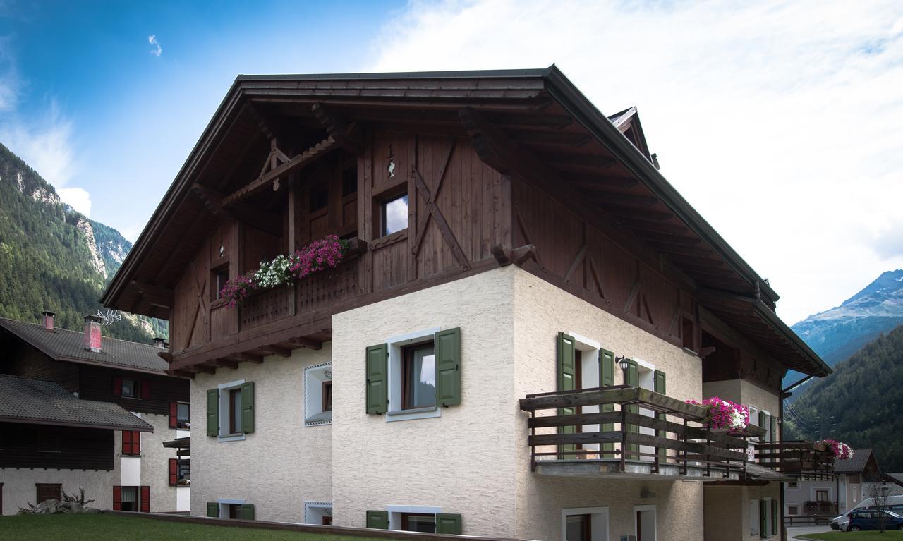 Casa Le Rondini Lägenhet Valdisotto Exteriör bild