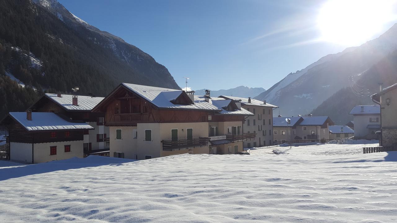 Casa Le Rondini Lägenhet Valdisotto Exteriör bild