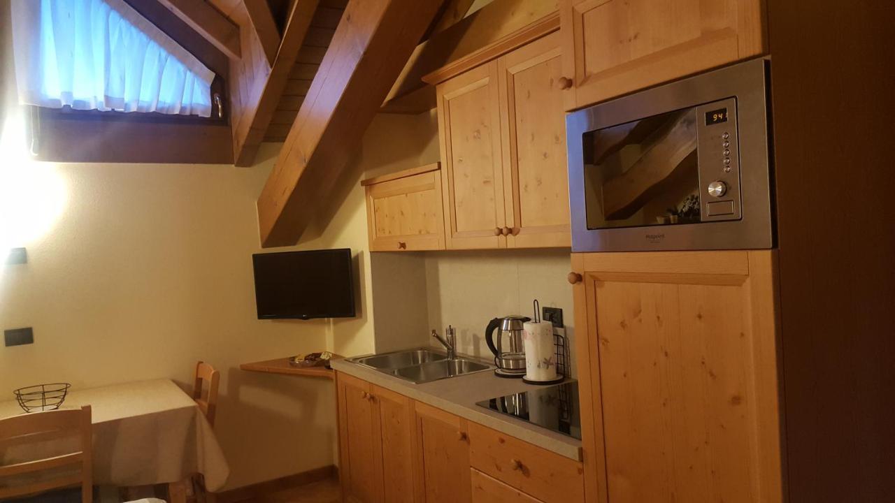 Casa Le Rondini Lägenhet Valdisotto Exteriör bild