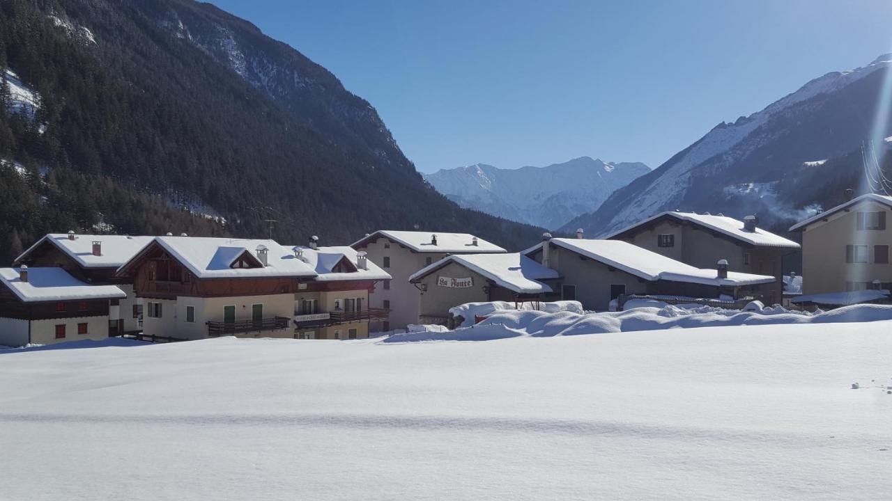 Casa Le Rondini Lägenhet Valdisotto Exteriör bild